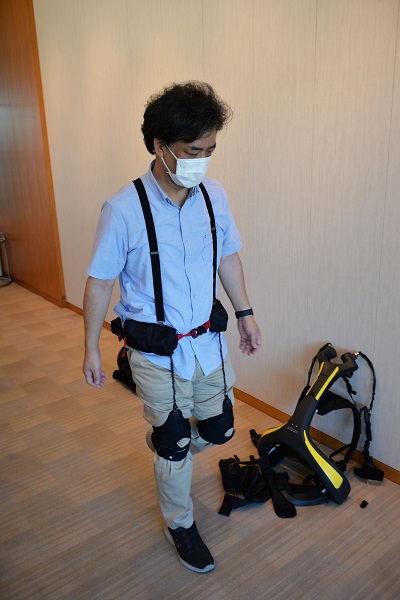 可穿戴外骨骼机器人残奥会显神通 可减轻长时间步行疲劳
