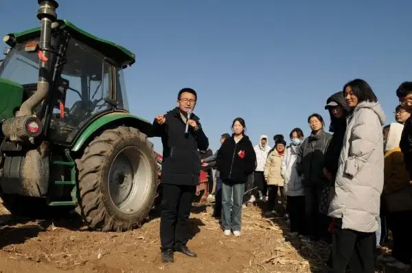 开展现代作物生产实践教学 提升学生爱农情怀和事农能力