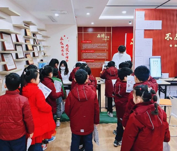 太学眼科专业实力助力近视防控，家、校、医携手共建稳固近视防控体系