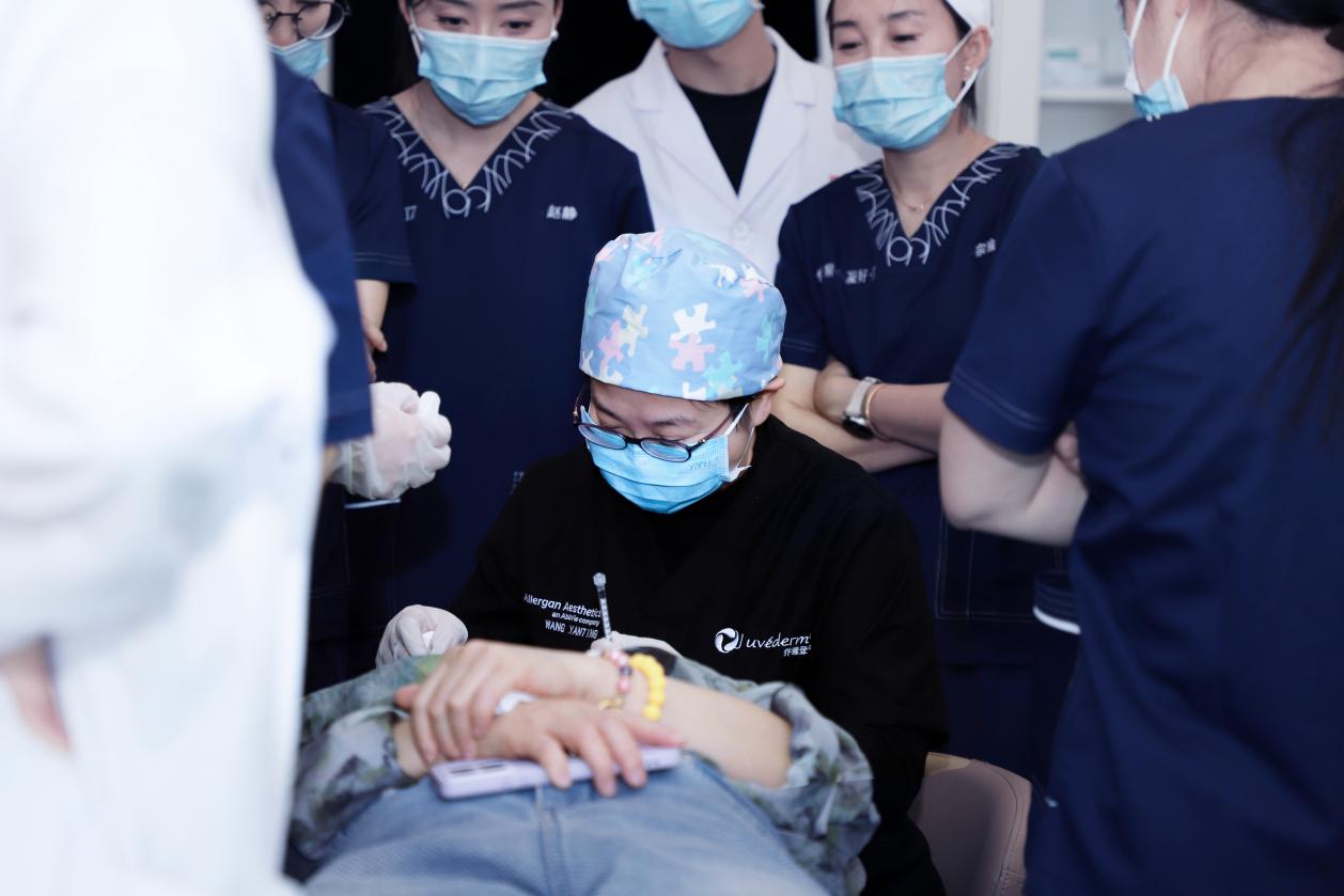 acd257b7b60404c26d516bb8c06ad79