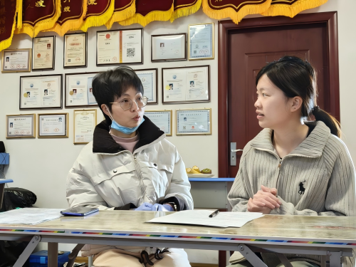 新生态“高学历保姆”：金职大学生调研解码家政业青春化