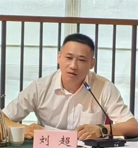 “四送一服”进企业   精准把脉解难题