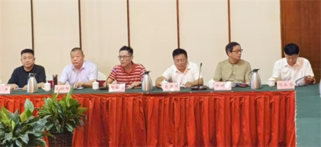 “四送一服”进企业   精准把脉解难题