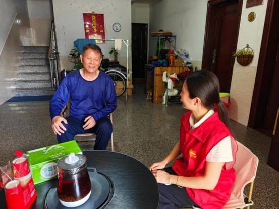 平安产险福州中心支公司：烽火岁月映初心 红色关怀暖桑榆 (2)