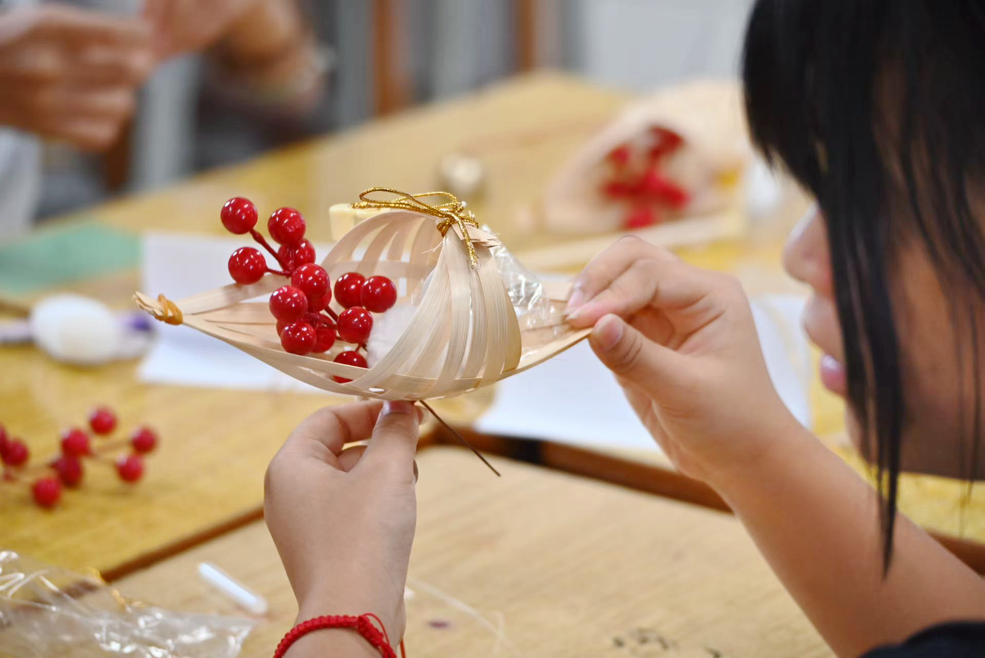 6.竹编小船作品.jpg