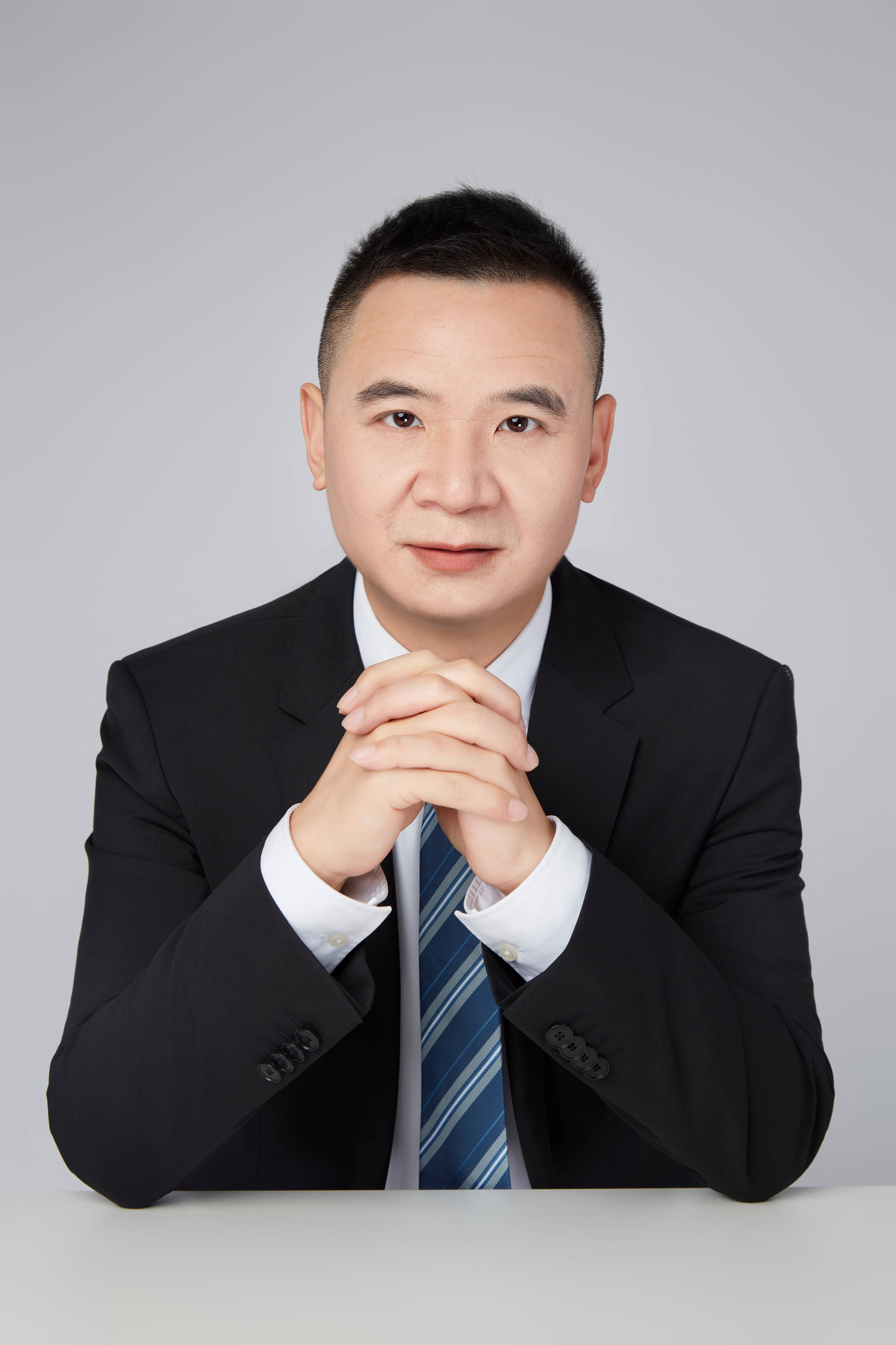 对话南方新华董事长张勇：AI替代是必然，但“人性”才是绝招