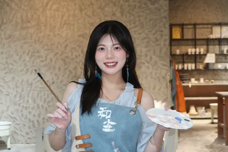 声动青春：袁莎莉一位播音学子的多维舞台