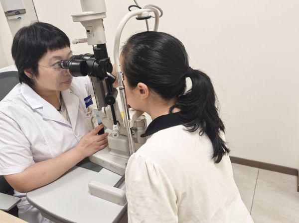 28岁尿毒症患者遭“钉刺”剧痛，新技术击退青光眼挽救一线光明