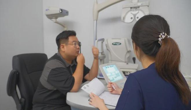 深圳普瑞眼科医院：无框视界，探见真实，抖音百万网红小虢摘镜记