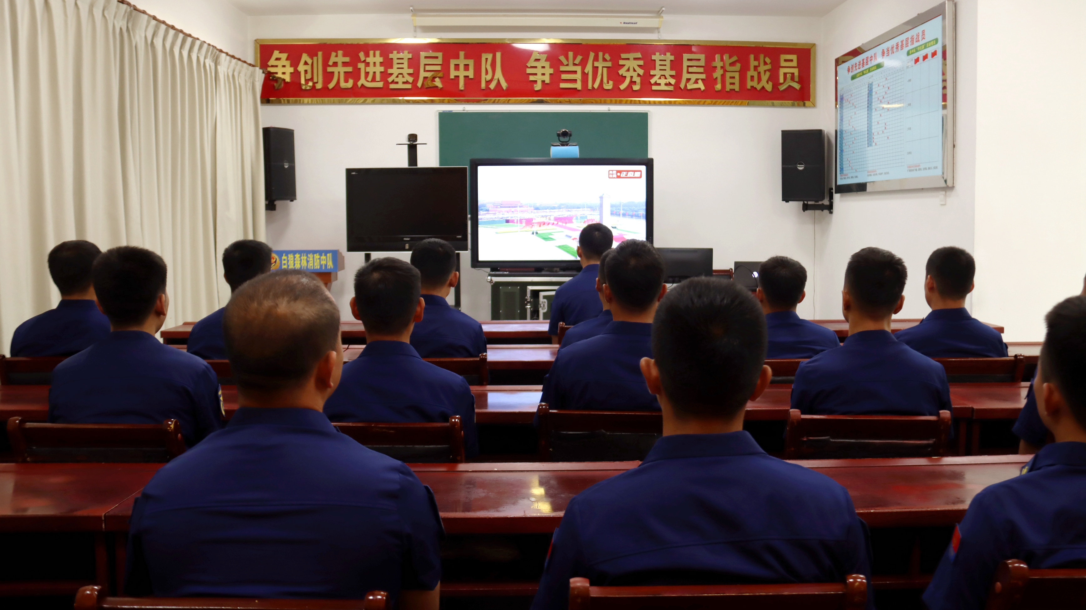 铭记历史砥砺前行_中华网