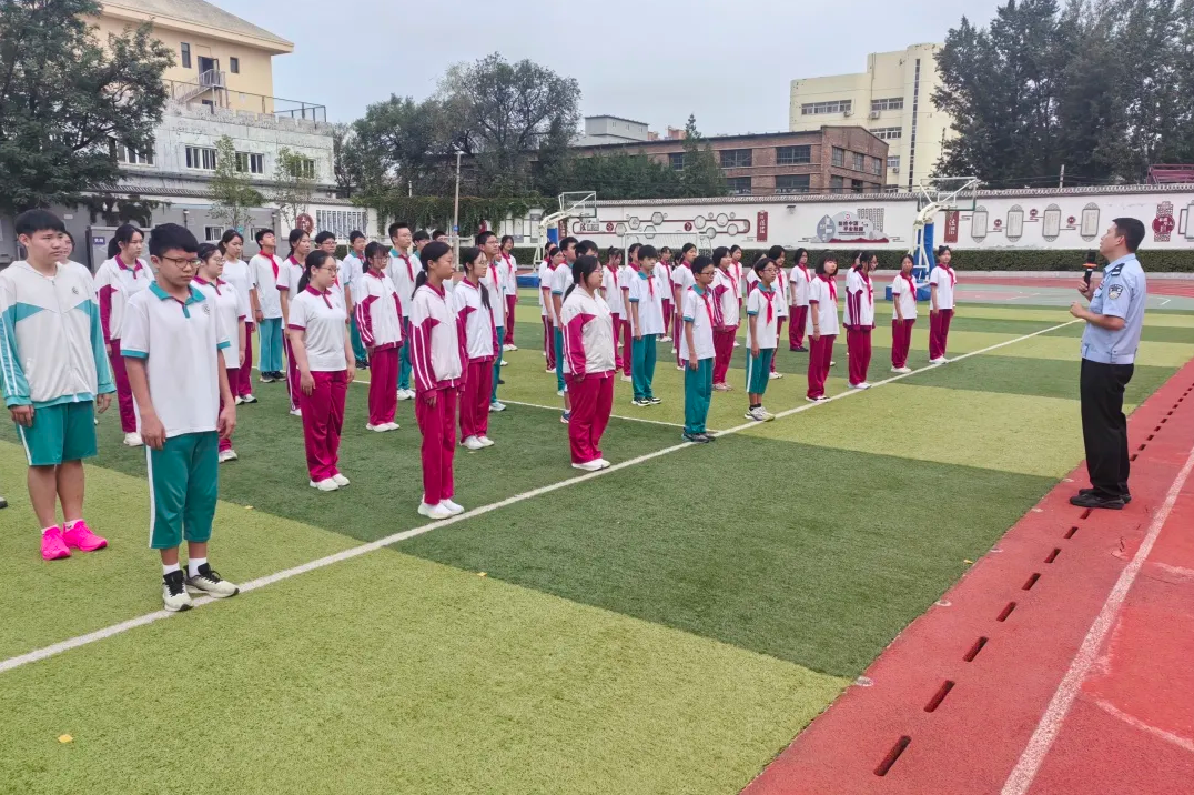 开学第一课，敲响禁毒宣传