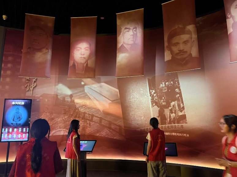 如图片无法显示,请刷新页面