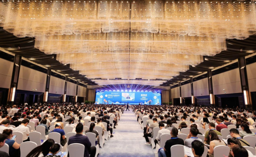 黄正教授受邀出席第二十九次全国眼科学术大会并作学术分享
