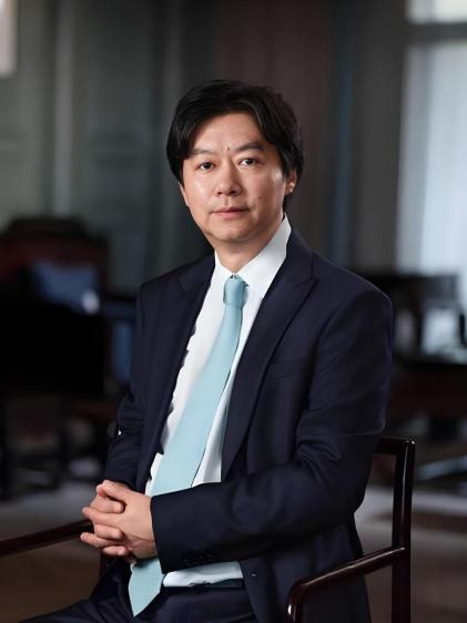 从散户赋能到资本突破：张建斌引领瑞华投资护城河的成长之路