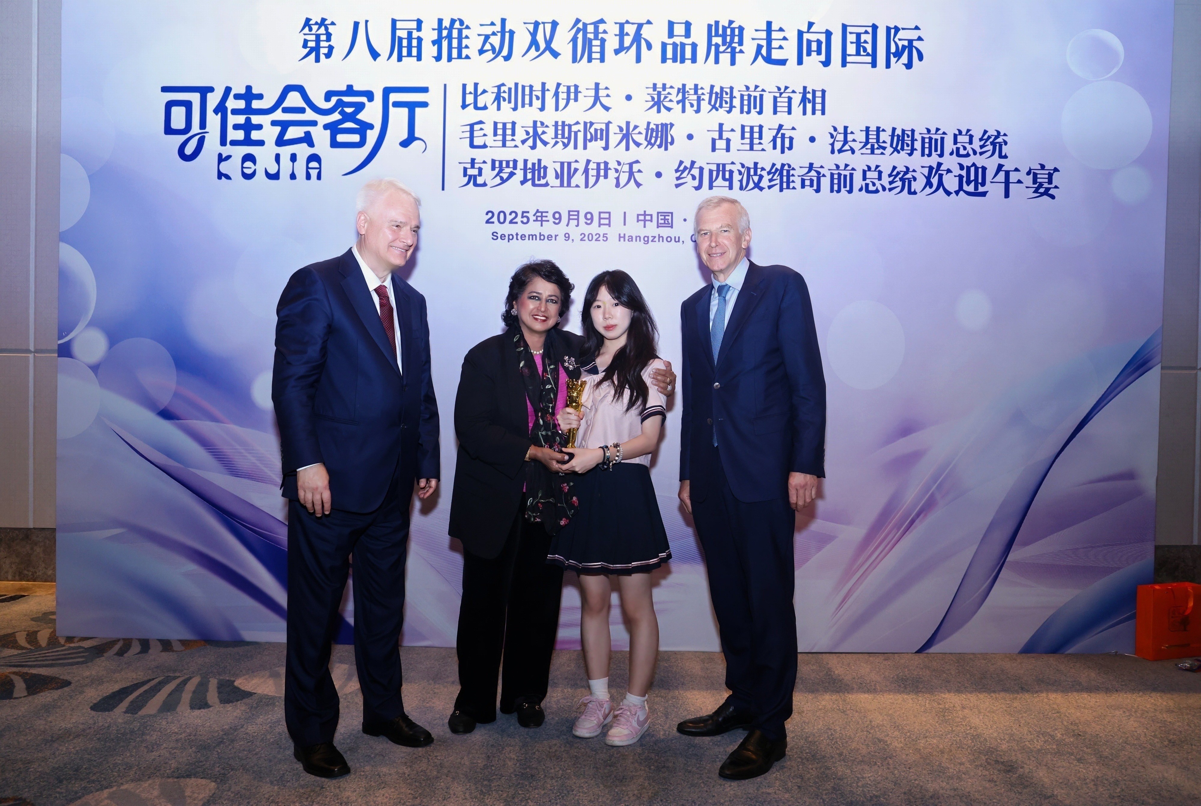 70cd1d7378e2de5c5438d4a6a90210bc.jpg