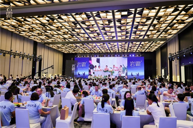 ​从原料出海迈向品牌出海 | 岩霸创始人吴永鹏：让有华人的地方就有岩霸