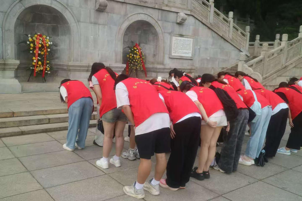 湖北第二师范学院：观碑忆烽火岁月 驻足承赤子初心