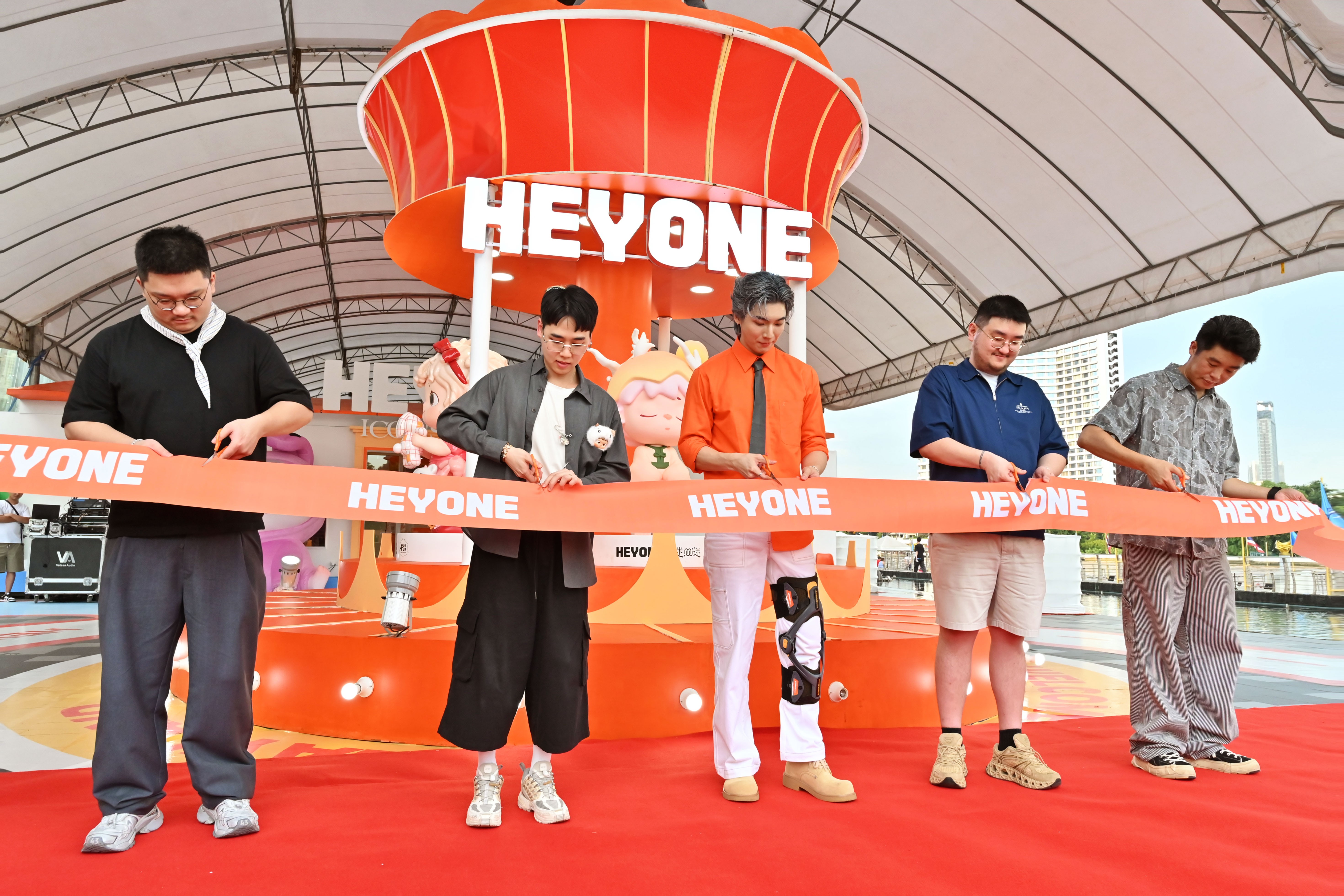 中国潮玩品牌HEYONE黑玩登陆曼谷知名地标，现象级人气彰显海外影响力