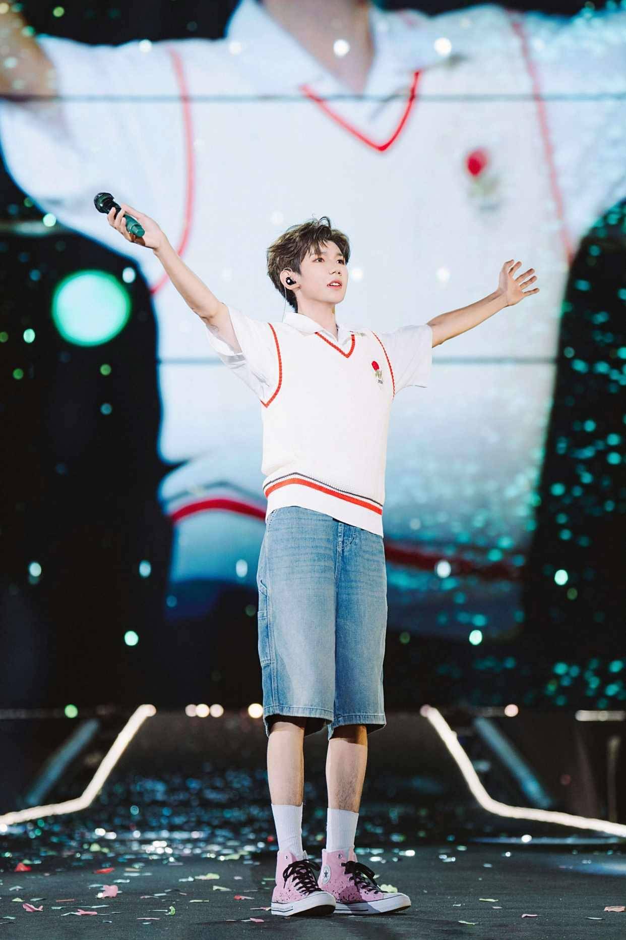 王源宇宙超级无敌大狂欢南昌站圆满落幕 新歌首唱引爆全城热情