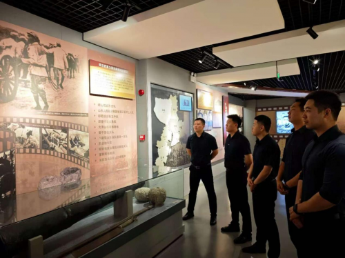 首都航空安保部青岛中队开展国庆主题学习活动 共庆祖国华诞