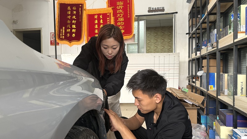 临沂“陈胖子车灯升级店”：一盏升级后车灯，温暖老区一座城，用匠心照亮夜归人的路