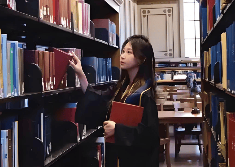 精英困境与摇篮密码：从清北与藤校的对比看中国科学家的培养之路