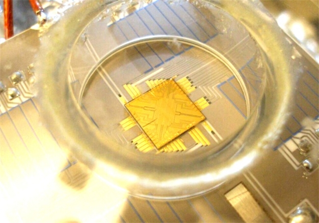 DDS技术实现量子计算中的微波离子控制