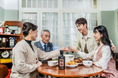 双节落幕：赖茅酒系列浸润家宴，焕新酱香消费体验