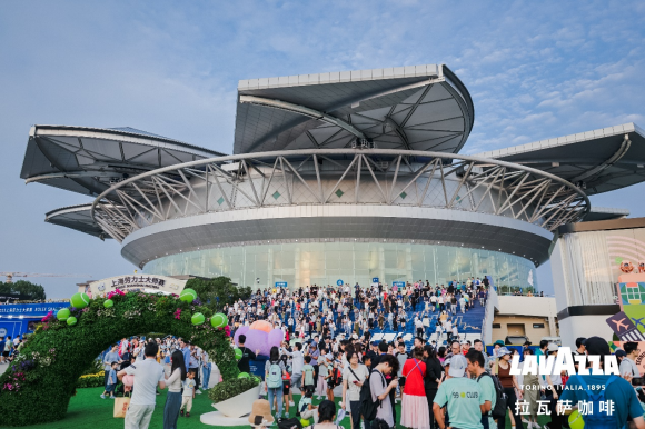 咖啡自由智能咖啡机进驻上海大师赛，科技为高端赛事体验注入新活力