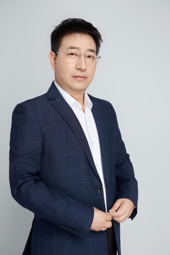 专访中科奇驭董军贤：让AI机器人在“沙戈荒海”打工挣钱