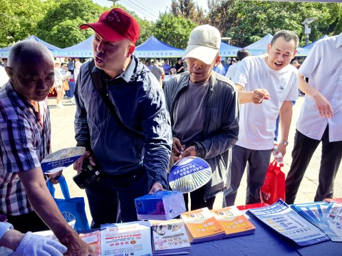 暖心守护银发族 反诈助老行动中