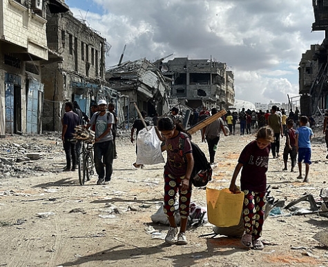 时隔6个月 运载燃料物资的卡车首次进入加沙地带