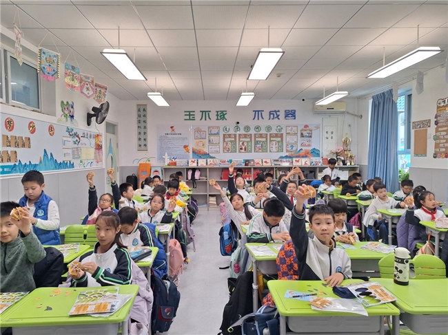 奇遇十月·智创未来：当玉泉小学校园科技节遇上“火山爷爷”