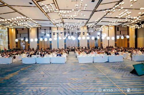 2025国际眼健康科技创新与产业发展高峰论坛贝贝乐PBM-LED新品发布系列活动成功举办