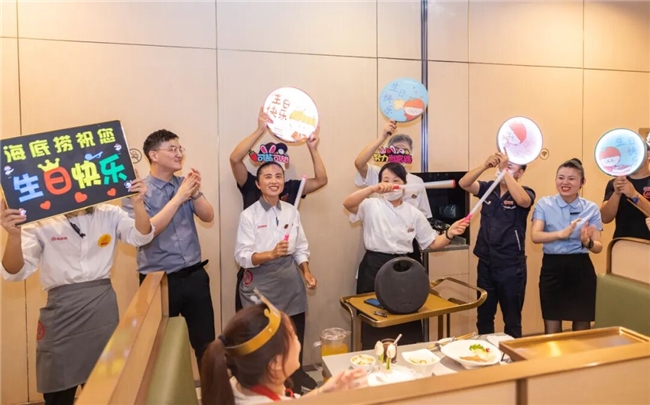 把AI“装”进火锅，海底捞牵手火山引擎开启科技餐饮新范式