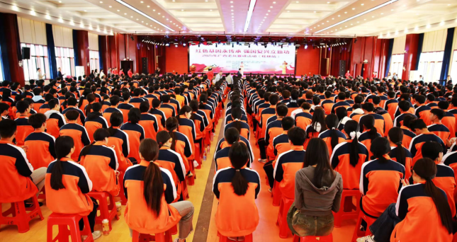 中国数字电视台：2025年老兵宣讲活动（桂林站）在桂林市第二技工学校隆重举行。