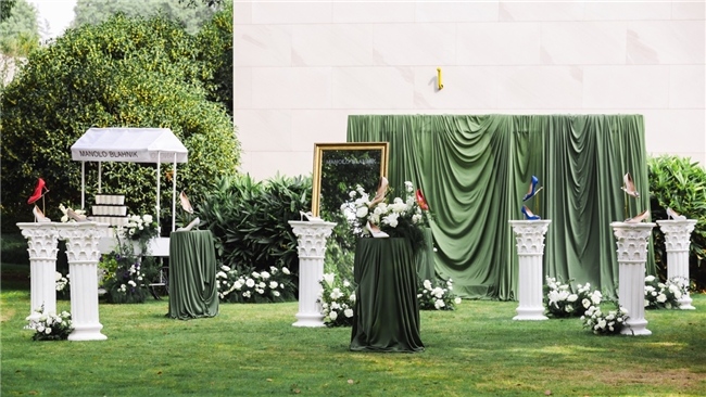 开启婚礼华章:Manolo Blahnik携手养云安缦打造Married in Manolos婚典绮境