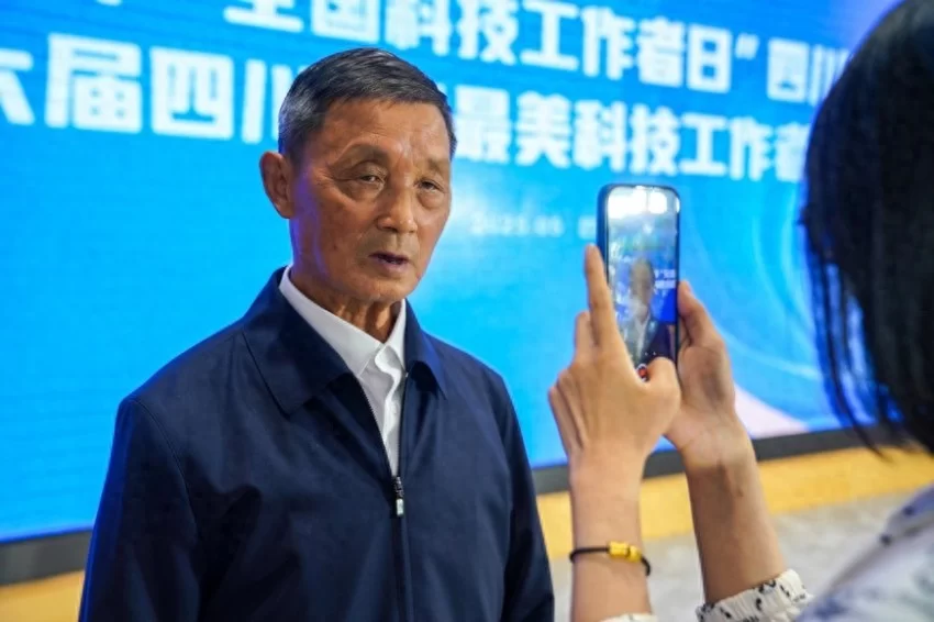 一等伤残军人张仲安：以持久战自学破局，从重型脑外伤后遗症到四川最美科技工作者(图1)