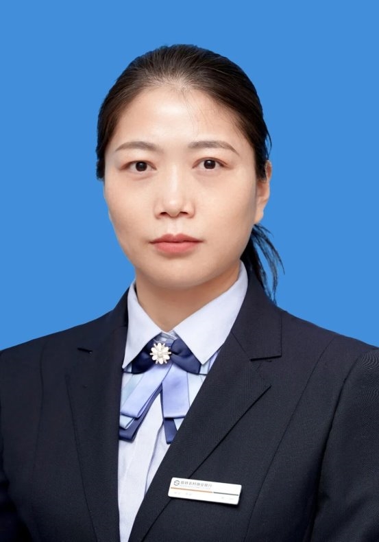 眉县农商银行李妮同志荣获“三八红旗手”荣誉称号