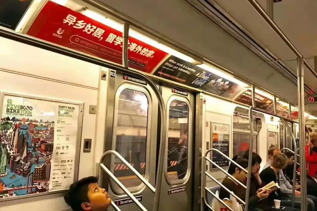 异乡好居八载同行｜异乡巴士2026再启程：英国街头“异乡红”等你偶遇-异乡好居