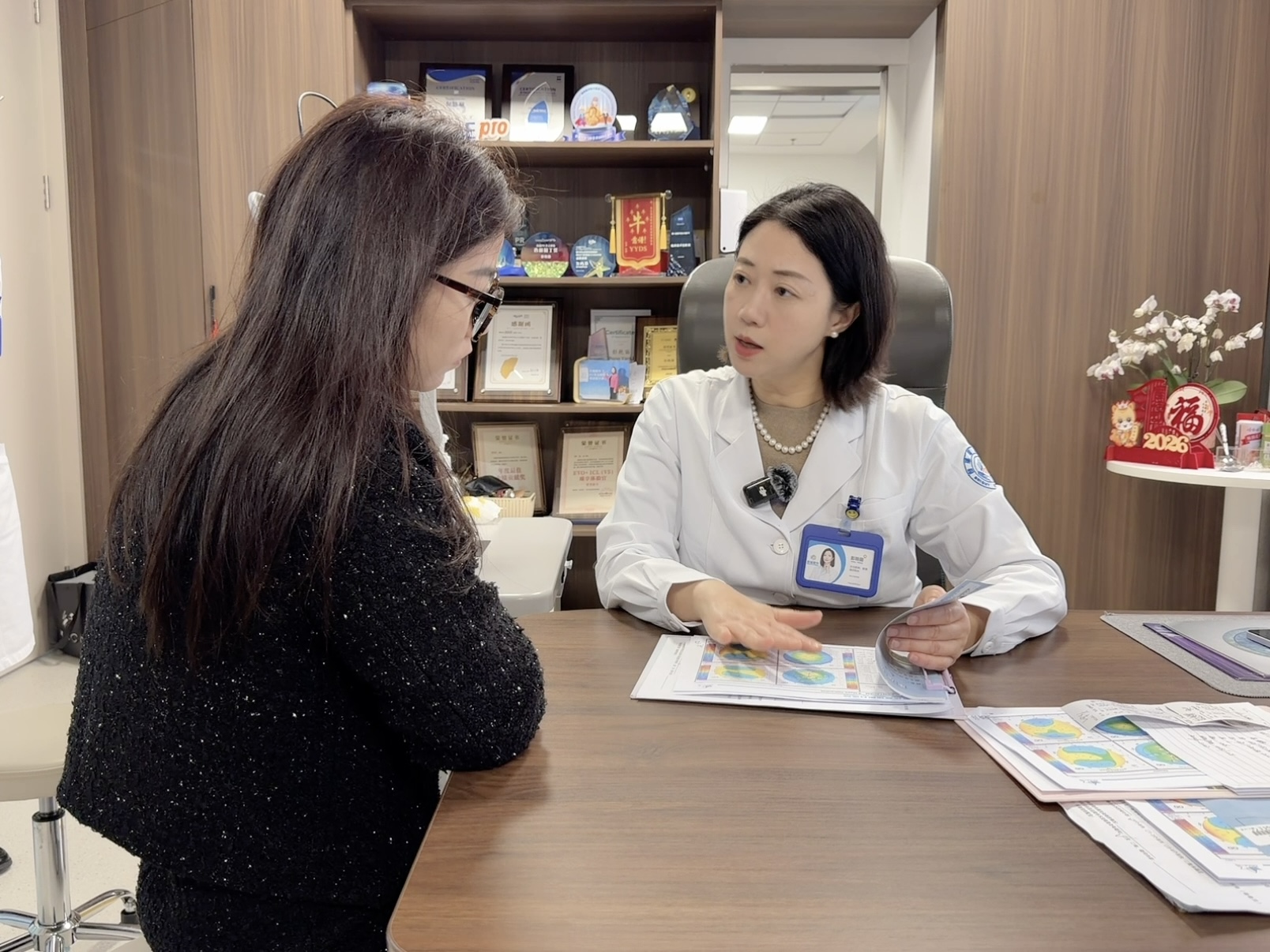 重庆普瑞彭艳丽解析高度近视选龙晶®PR植入摘镜精准适配10种尺寸