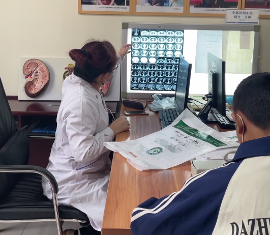 刘莉主任接诊图片.png