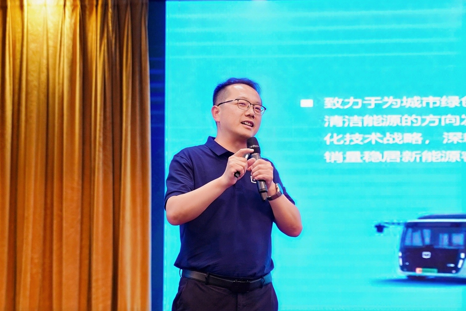 2陈勇.jpg
