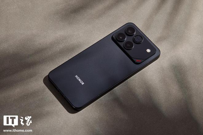 荣耀X80 Pro Max手机规格曝光：骁龙6 Gen 5 + 11000mAh电池
