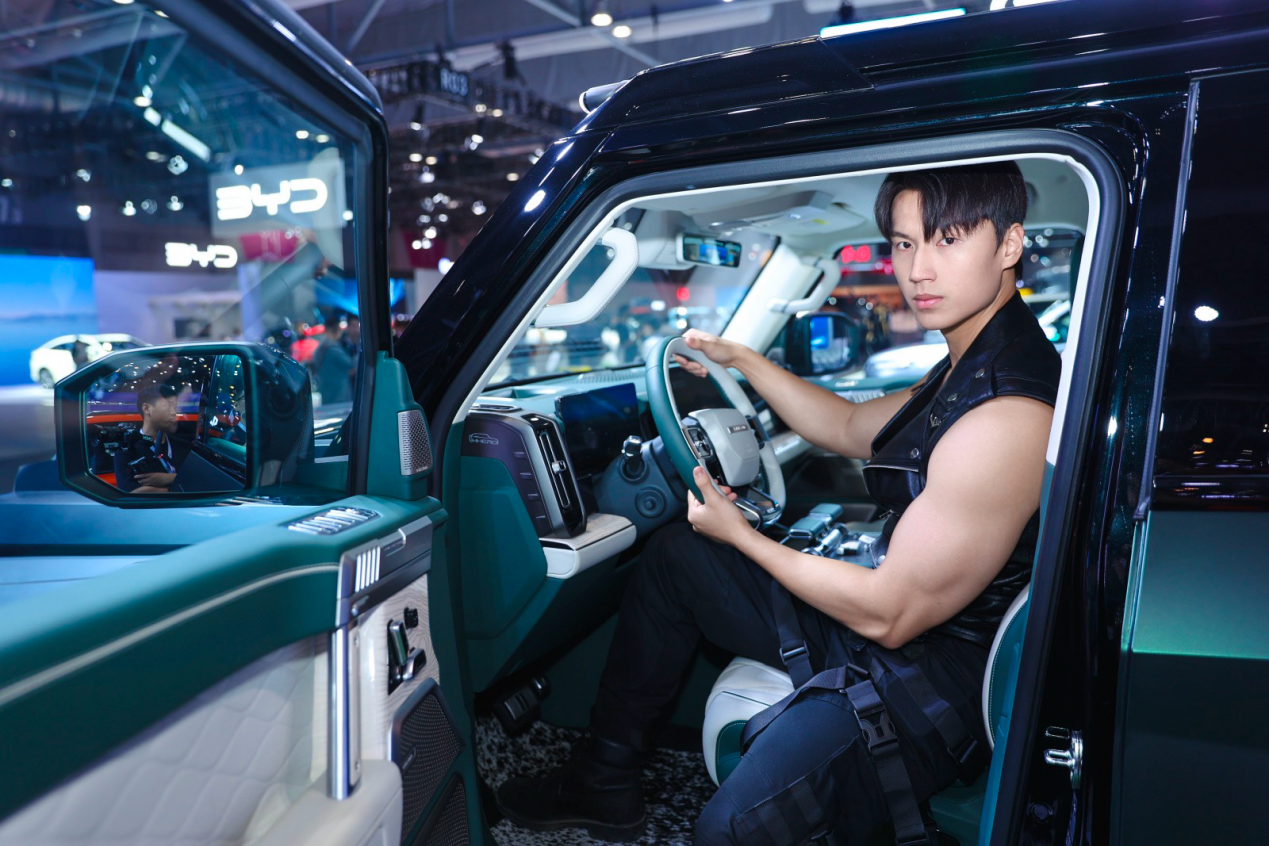 东风天际扬帆战略发布 四大品牌矩阵亮相香港车博会