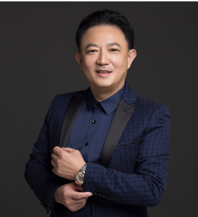 尚美扶元生命科技集团创始人、非遗扶元归炁术传承人、中华疑难杂症名家陈斌教授