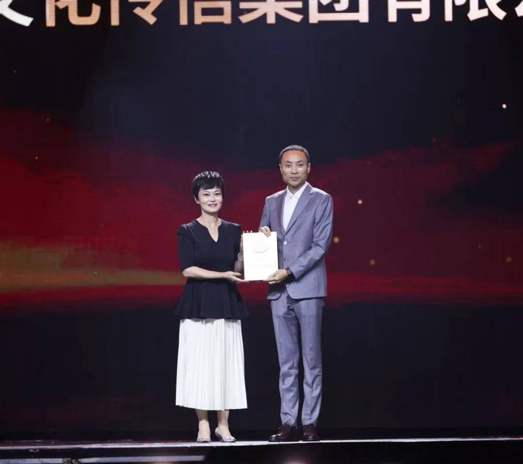 港漫扬帆南洋再获认可 共工社顾问黄光宇荣获微博马来西亚年度动漫IP传播标杆(图3) 港漫扬帆南洋再获认可 共工社顾问黄光宇荣获微博马来西亚年度动漫IP传播标杆(图3)