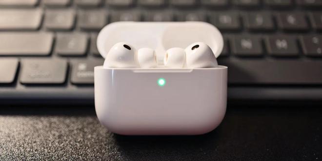 消息称苹果正研发两款带摄像头的AirPods，其中一款有望今年推出