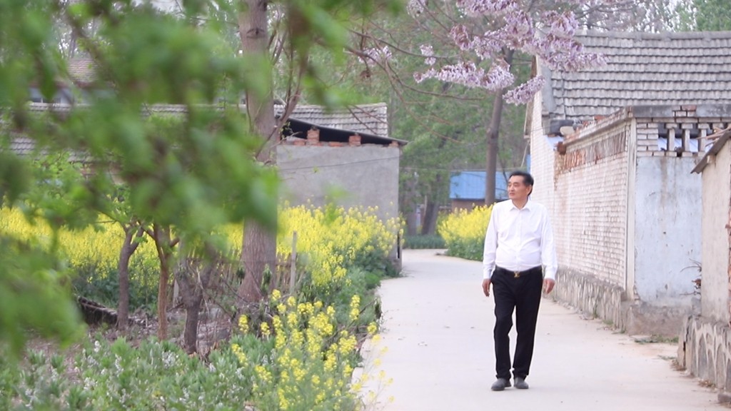 梁来光回到家乡 (1).jpg