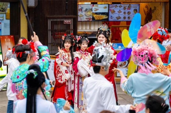 黄金周送真黄金!无锡拈花湾“金”喜引爆十周年,打造双节活动盛宴
